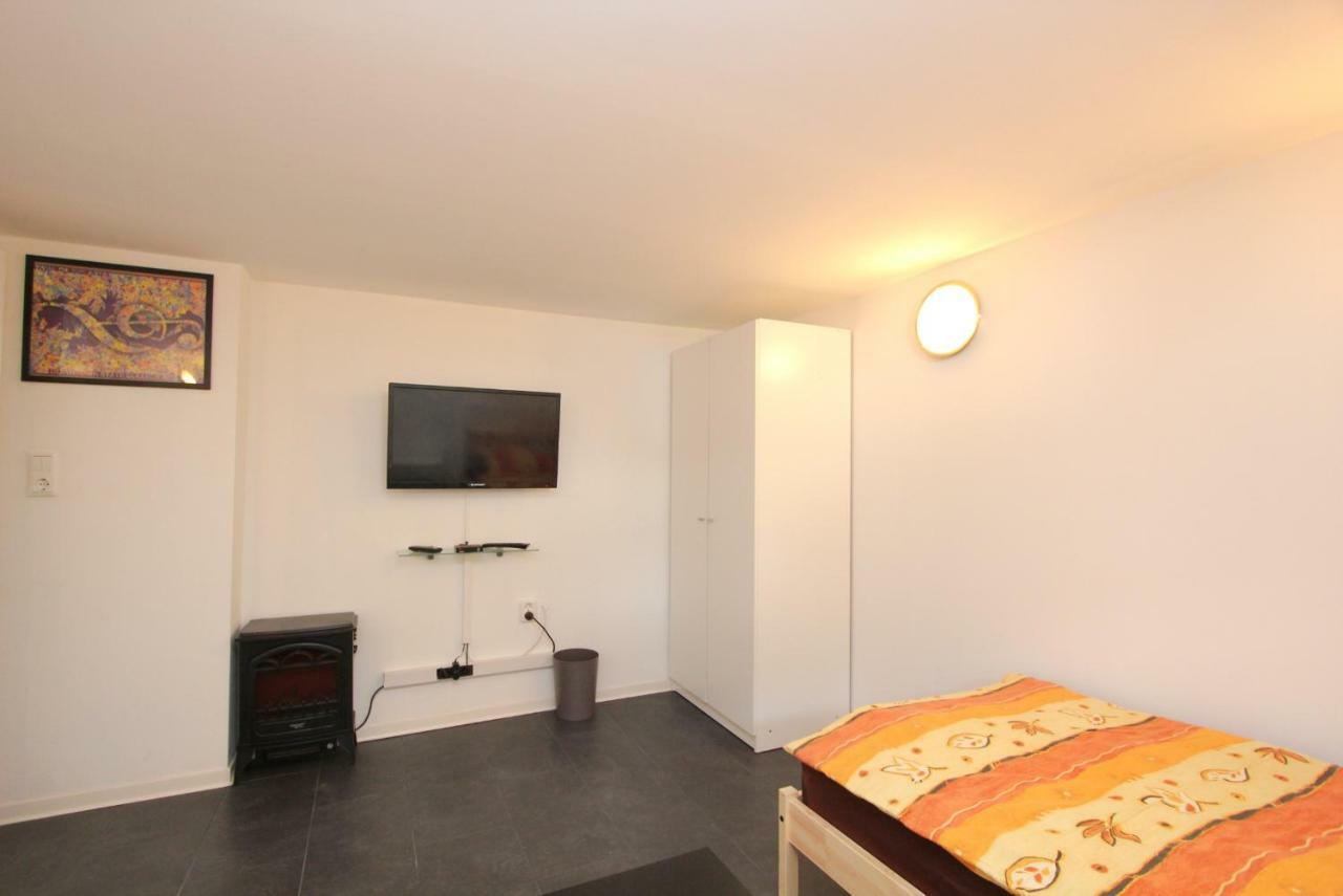 Privat-Souterrain-Apartment Hannover Esterno foto